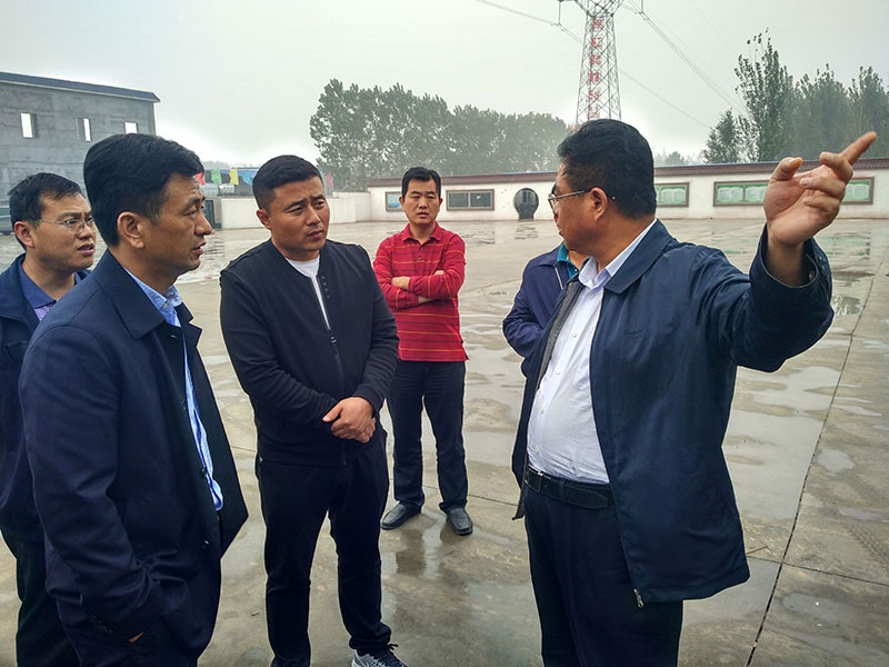 The city leaders watch factory